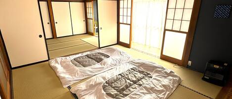 2 sovrum, skrivbord, wi-fi och sängkläder