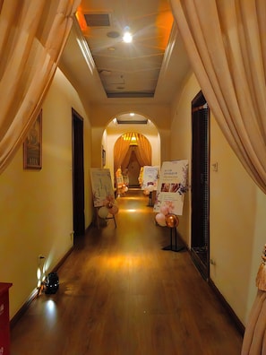 Mud baths - Jinglai Hotel (Shanghai Bund East Nanjing Road Pedestrian Street) (Shanghai)