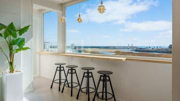 Quarto básico, 3 quartos (301(Grand room/Ocean view/PrivateBBQ)) | 1 quarto, Wi-Fi de cortesia