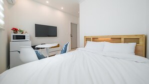 Basic Room, 1 Bedroom (202(Couple room / No cooking allowed)) | 1 bedroom, free WiFi - Gangneung Stay Seojeong Pension (Gangneung)