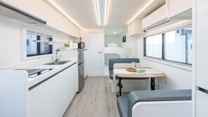 1 bedroom, free WiFi - Gangneung Seojeong Camp Caravan (Gangneung)