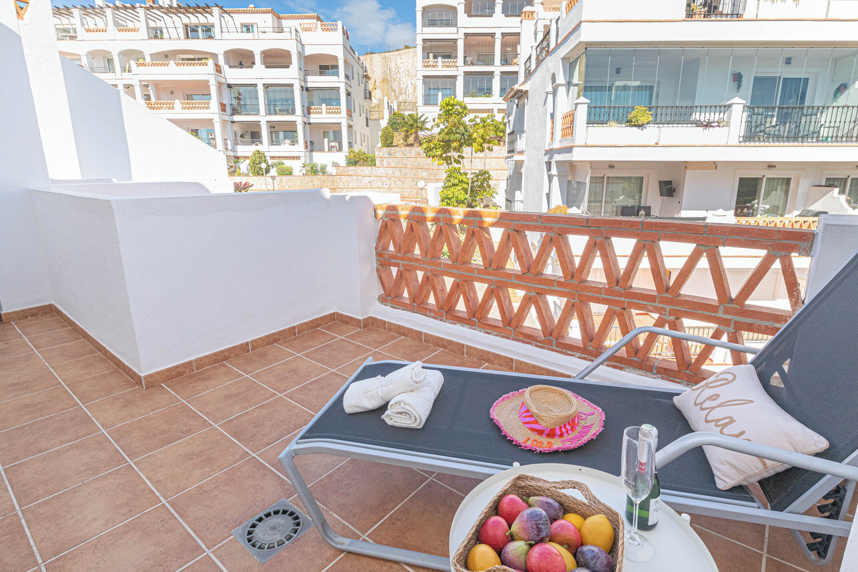 Honeymoon Penthouse, Multiple Bedrooms, 2 Bathrooms, Mountainside (Calahonda Palmeras Best Views) | Rooftop terrace