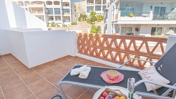 Honeymoon Penthouse, Multiple Bedrooms, 2 Bathrooms, Mountainside (Calahonda Palmeras Best Views) | Rooftop terrace