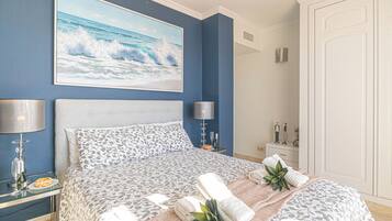 Honeymoon Penthouse, Multiple Bedrooms, 2 Bathrooms, Mountainside (Calahonda Palmeras Best Views) | 2 bedrooms, laptop workspace, iron/ironing board, free WiFi