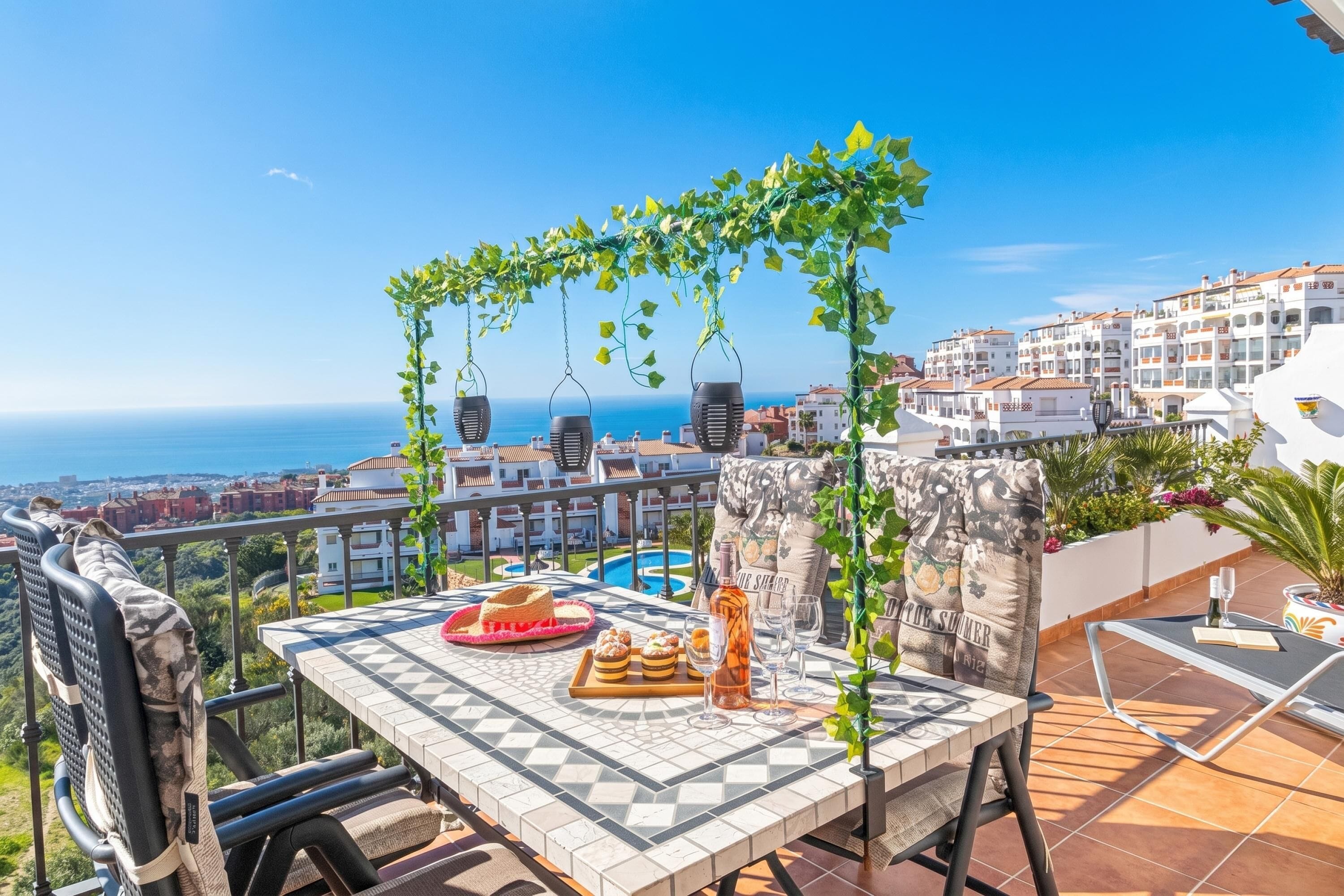 Honeymoon Ρετιρέ, Περισσότερα από 1 Υπνοδωμάτια, 2 Μπάνια, Στο βουνό (Calahonda Palmeras Best Views) | Γεύματα σε εξωτερικό χώρο