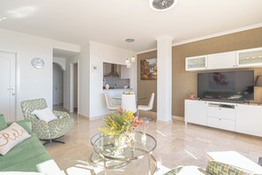 21-inch flat-screen TV with cable channels - Calahonda Palmeras Best Views (Mijas)