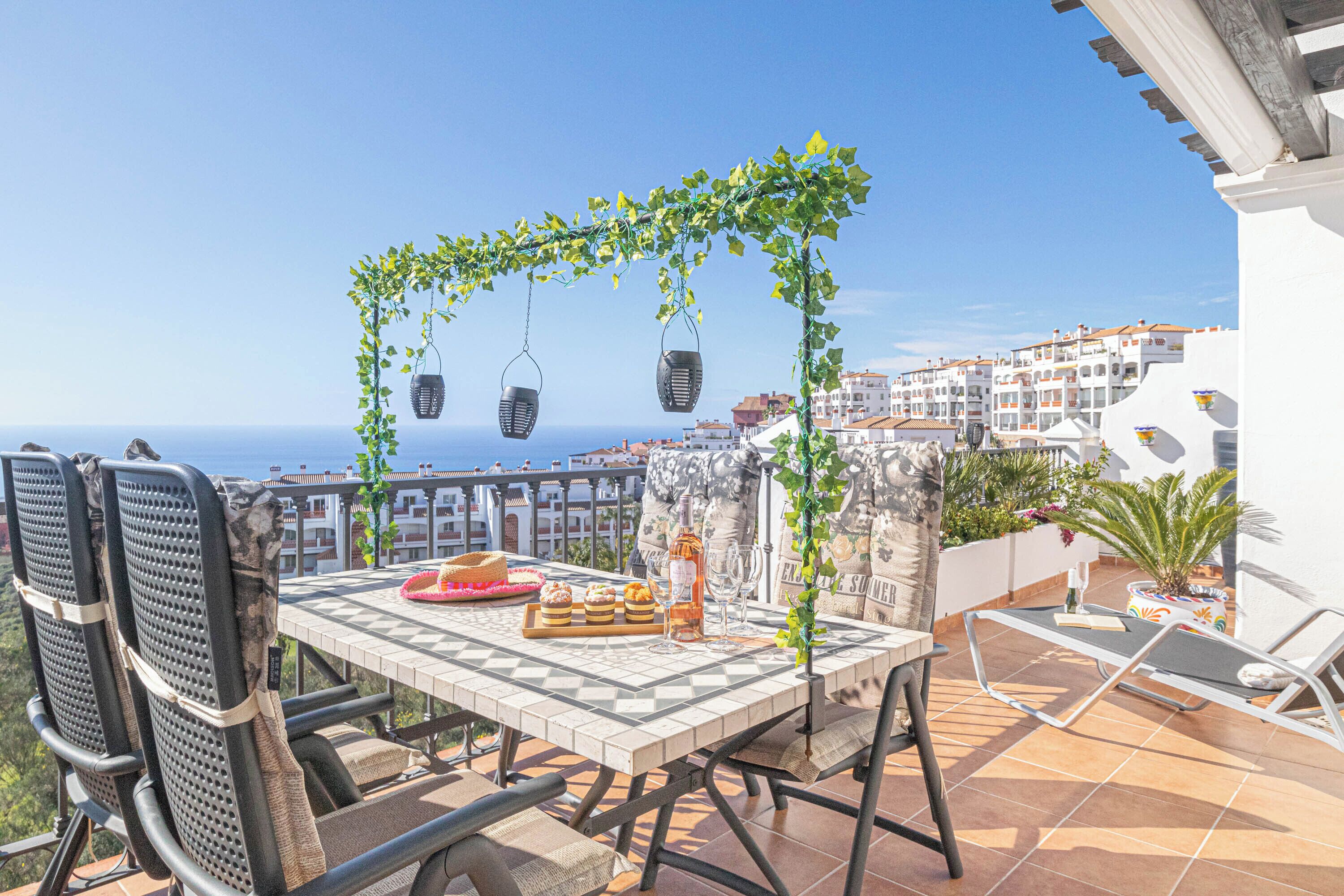 Honeymoon Penthouse, Multiple Bedrooms, 2 Bathrooms, Mountainside (Calahonda Palmeras Best Views) | Outdoor dining