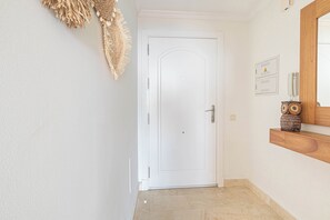 Honeymoon Penthouse, Multiple Bedrooms, 2 Bathrooms, Mountainside (Calahonda Palmeras Best Views) | Interior - Calahonda Palmeras Best Views (Mijas)