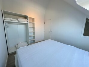 House | 2 bedrooms, individually furnished - Holiday Home in Koksijde Near Sandy Beaches (Koksijde)