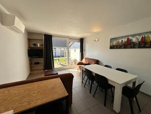 Dining - Holiday Home in Koksijde Near Sandy Beaches (Koksijde)