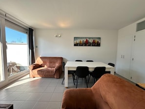 House | Dining - Holiday Home in Koksijde Near Sandy Beaches (Koksijde)
