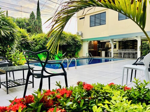 Exclusive suite in Machala with a pool