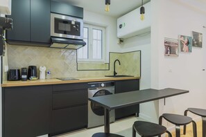 Ferienhaus | Eigene Küche | Wasserkocher mit Kaffee-/Teezubehör, Kühlschrank, Mikrowelle, Herdplatte