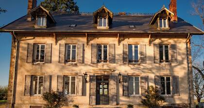 Superbe manoir avec grand jardin paysagé