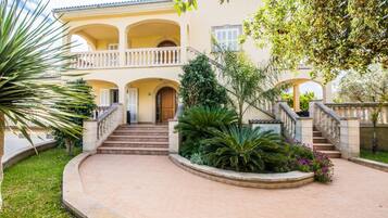 House | Exterior
