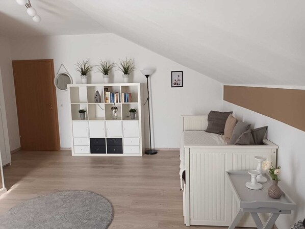 Interior - Vacation apartment 70sqm with balcony for max. 5 persons (Wasserburg am Inn)