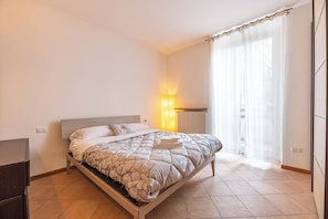 Family Apartment, Multiple Bedrooms (Varenna Lake View 1)