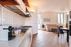 Family Apartment, Multiple Bedrooms (Varenna Lake View 2) | Private kitchen | Fridge, microwave, oven, stovetop - Varenna Lake View 2 (Varenna)