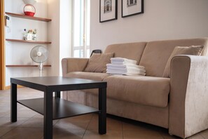 Family Apartment, Multiple Bedrooms (Varenna Lake View 2) | Living area | 21-inch flat-screen TV with satellite channels