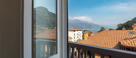 Family Apartment, Multiple Bedrooms (Varenna Lake View 2) | Property grounds