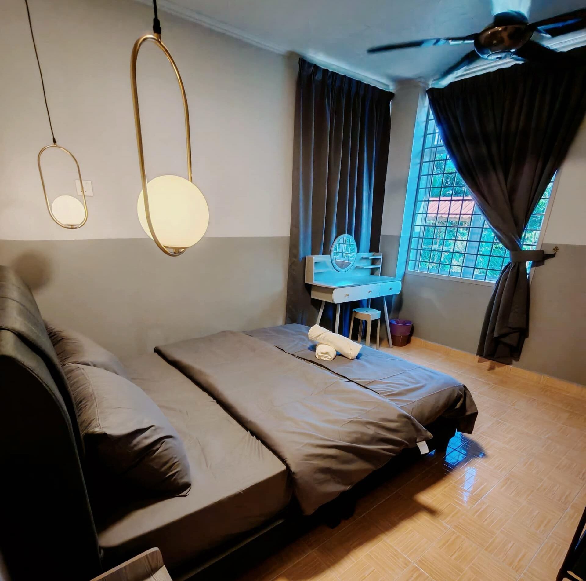 5 dormitorios, tabla de planchar con plancha, wifi y ropa de cama