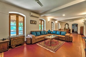 Interior - Peacock House Saligao (Saligao)