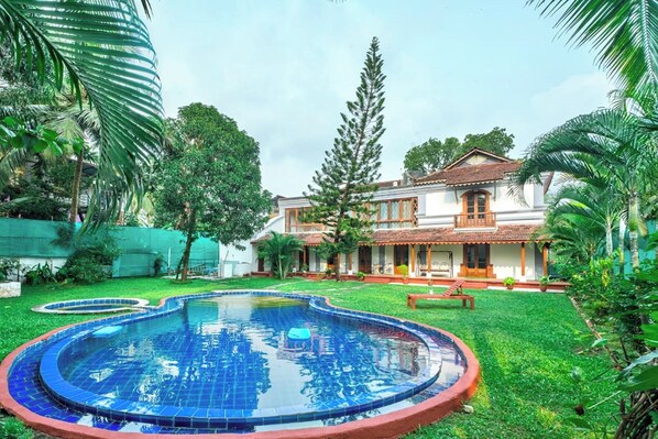 Mặt tiền nơi lưu trú