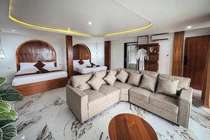 Habitación familiar | Escritorio, wifi gratis y ropa de cama 