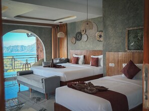 Familierom | Skrivebord, wi-fi (inkludert) og sengetøy