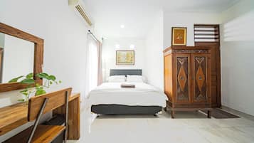 Deluxe Room | Desk, free WiFi, bed sheets