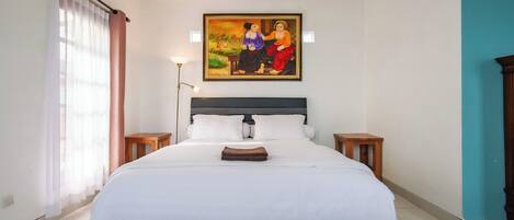 Deluxe Double Room | Desk, free WiFi, bed sheets