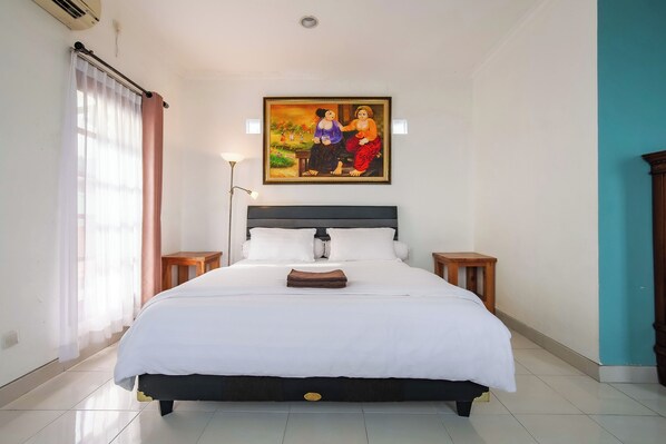 Deluxe Double Room | Desk, free WiFi, bed sheets