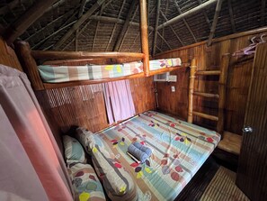 家庭雙人房 | 書桌、免費 Wi-Fi、床單