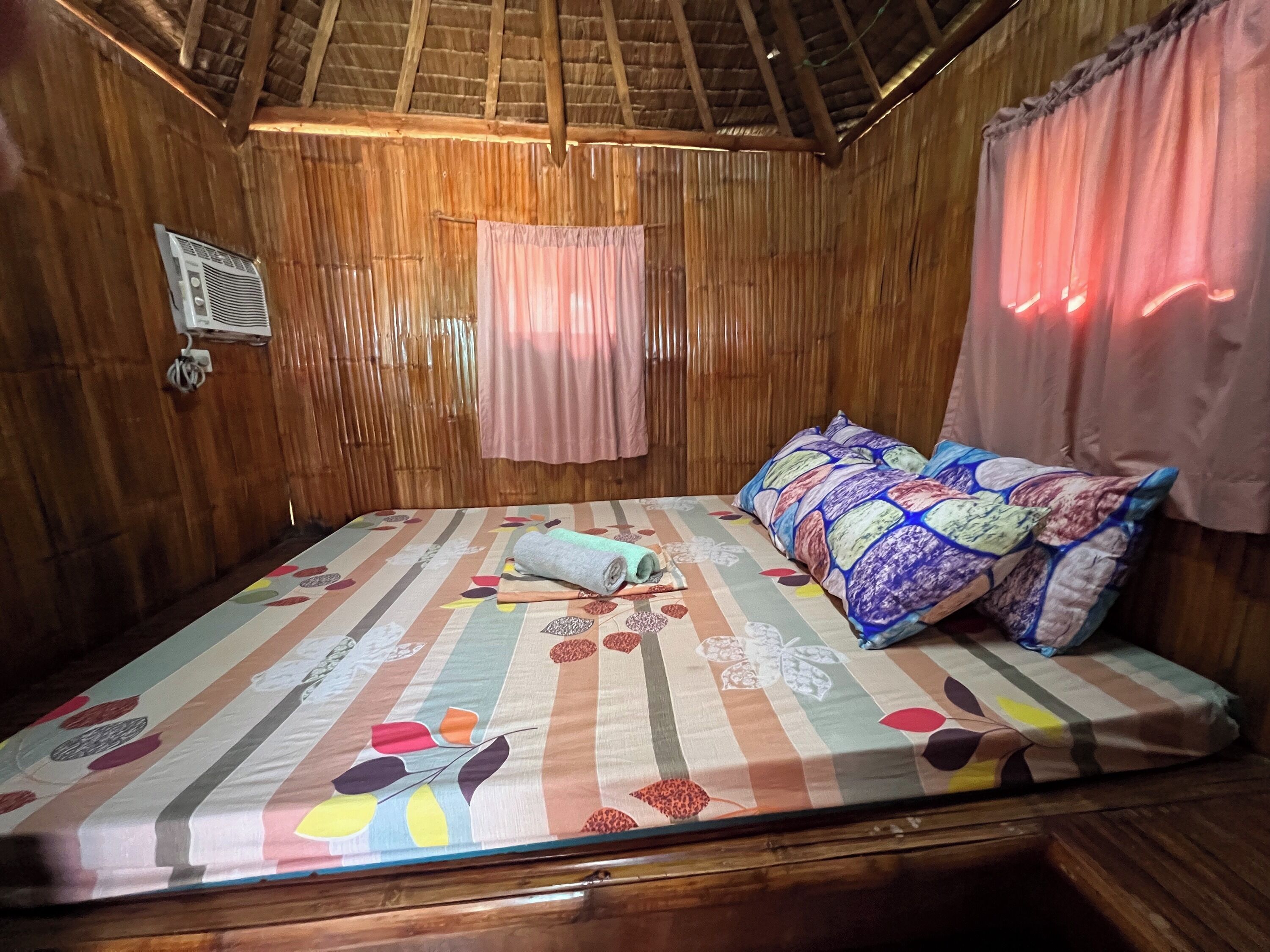 Standard Double Room | Desk, free WiFi, bed sheets