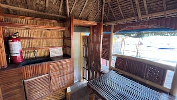 家庭双人房 | 办公桌、免费 WiFi、床单