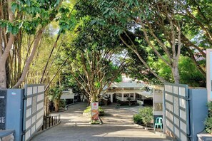 Exterior - T House Tagaytay (Tagaytay)