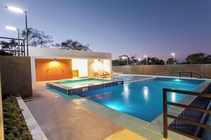 Outdoor pool - T House Tagaytay (Tagaytay)