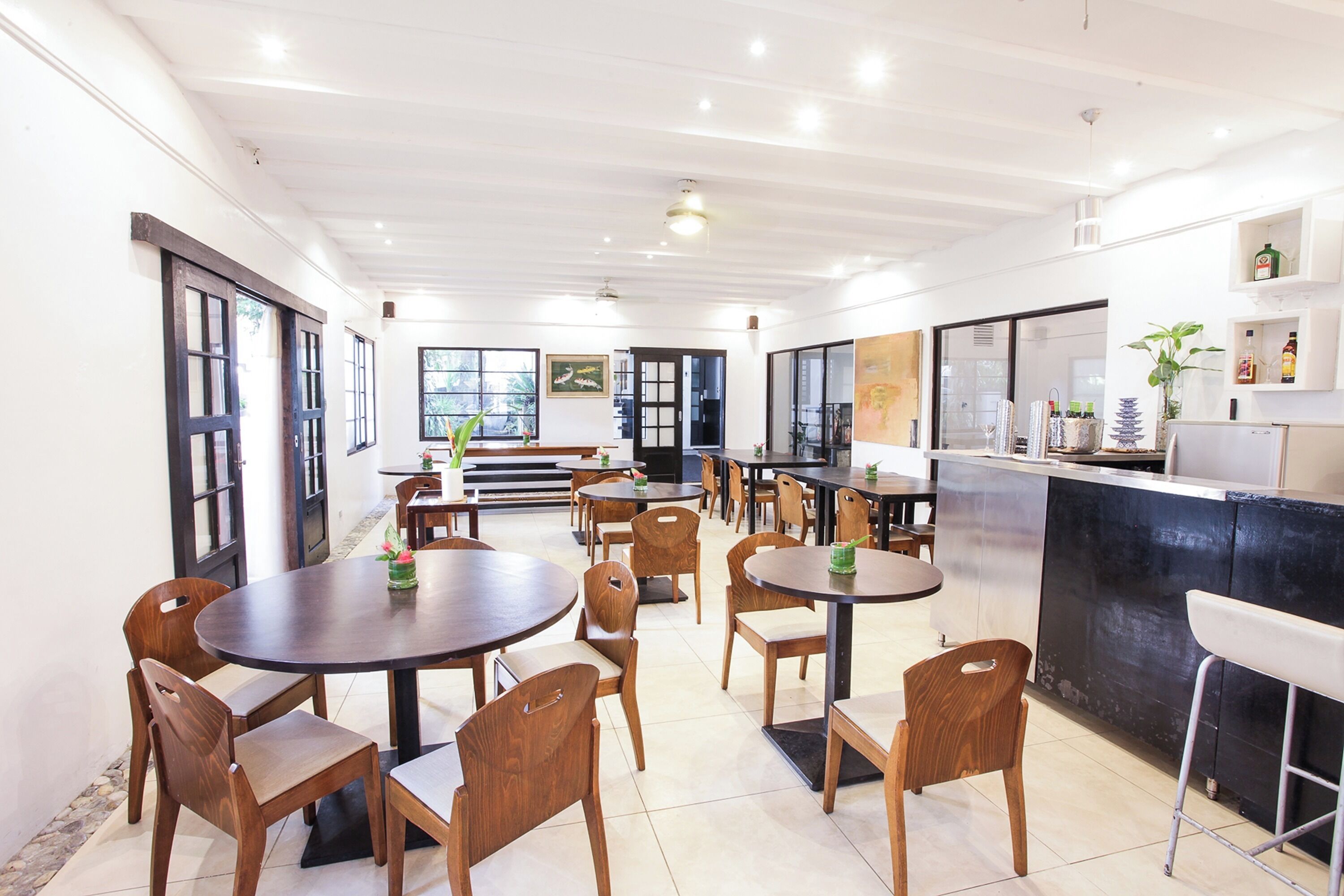 Daily local cuisine breakfast (PHP 300 per person)