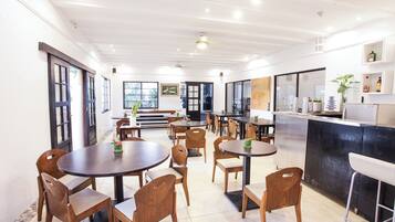 Daily local cuisine breakfast (PHP 300 per person)