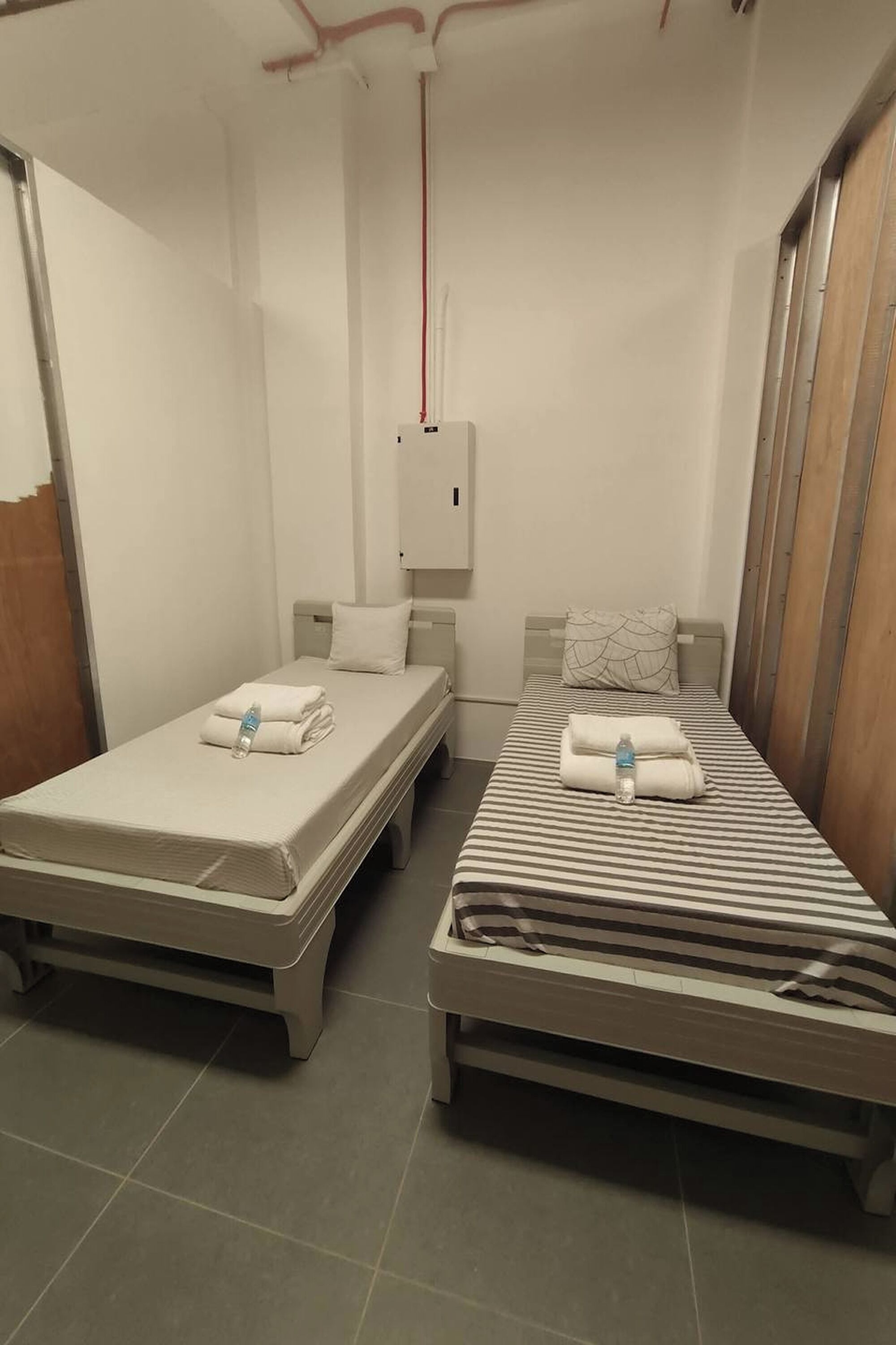 Dormitori compartit, dormitori mixt | Planxa i posts de planxar, wifi gratuïta i roba de llit 