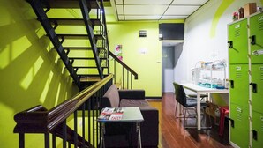 Interior - Ali Hostel (Bangkok)