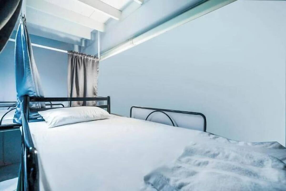 Wi-Fi gratis dan seprai linen