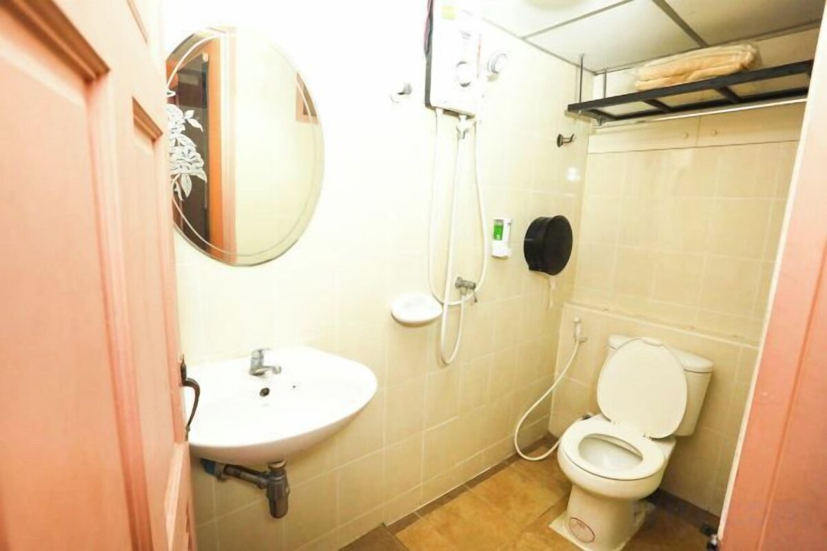 Bathroom | Shower, free toiletries, hair dryer, towels