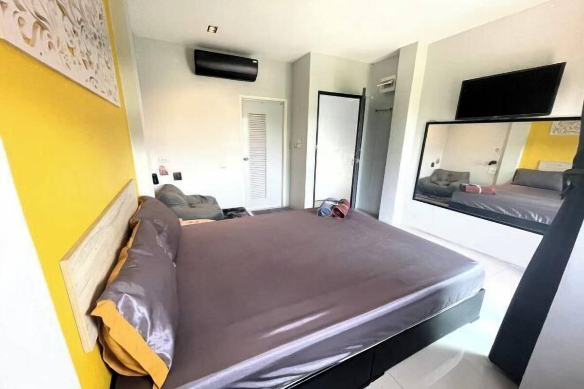 Iron/ironing board (on request), WiFi (free), bed sheets