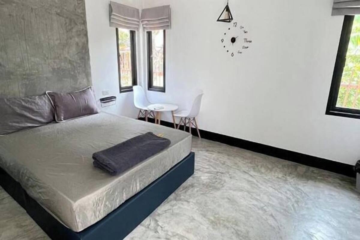 Iron/ironing board (on request), WiFi (free), bed sheets
