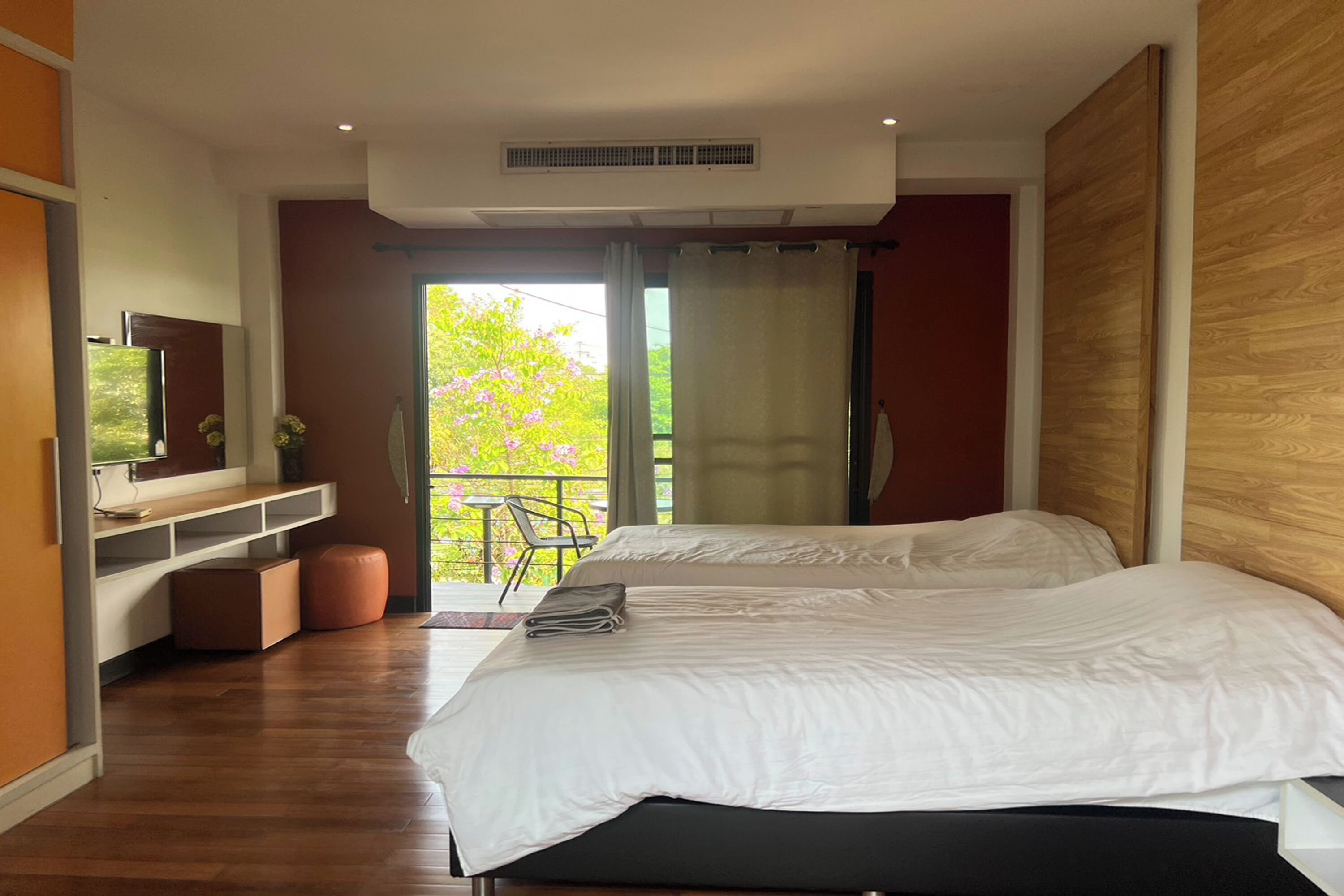 Familiekamer | Een bureau, gratis wifi, beddengoed