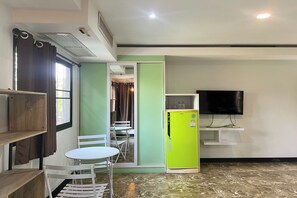 华丽双人房 | 办公桌、免费 WiFi、床单