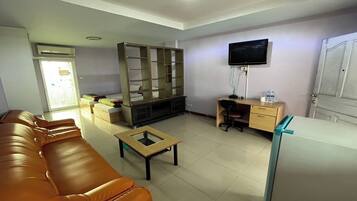 Standard Room | Living area | Flat-screen TV