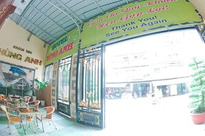 Área de estar no saguão