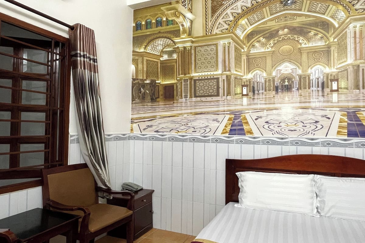 Minibar, desk, iron/ironing board (on request), WiFi (free)